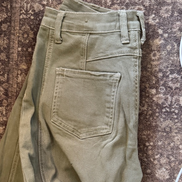 Everyday Chic Olive Green Cargo Pants barrel - Picture 3 of 3
